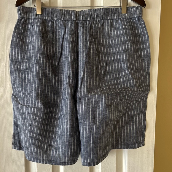 Eileen Fisher Women’s Blue and White Stripe Linen Shorts - Picture 4 of 6